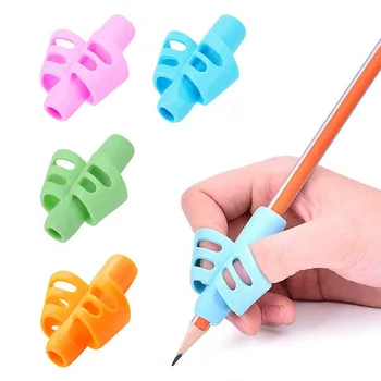 50 Pcs Crianças a Escrever de Lápis, Caneta Titular de Aprendizagem de Crianças Praticar Silicone Caneta Auxílio Postura Dispositivo de Correção para os Alunos