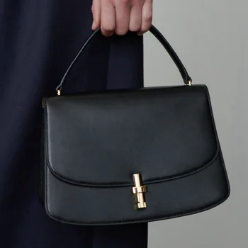 2023 Moda T de Metal em forma de Fivela de Saco de Couro Feminino Portátil Mini Flap Bag Moda Bolsa Elegante Retro Mulheres Saco